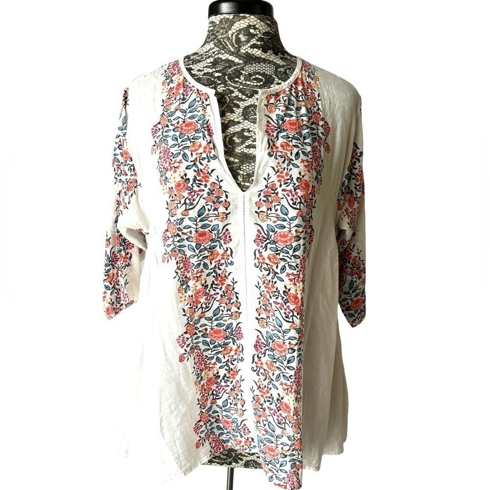 Robbery’s Roller Rabbit White Floral Print Swing Top Medium